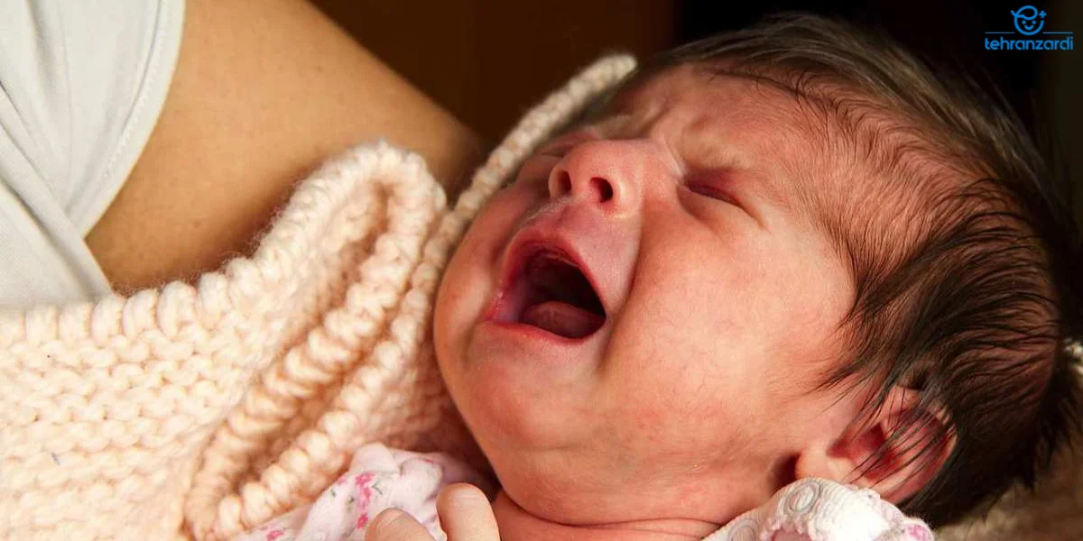 گریه نوزاد از علائم تشخیص زردی ناشی از شیردهی است